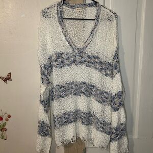 POL Women's Cream and Gray V-Neck Sweater